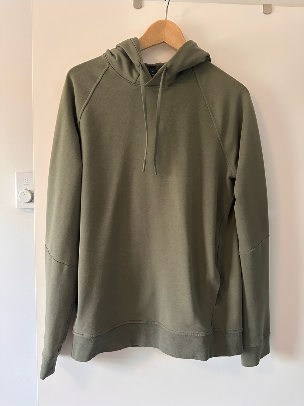Lululemon athletica Men’s Olive Green Pullover Hoodie M